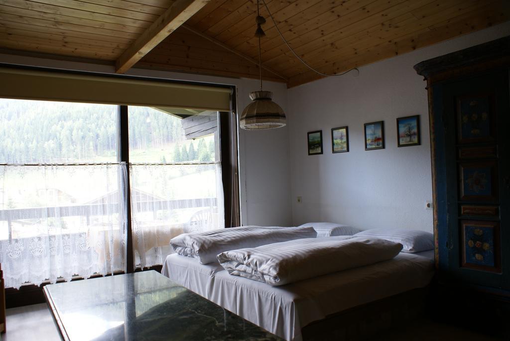 Apartmán Haus Schuschnig Bad Kleinkirchheim Pokoj fotografie
